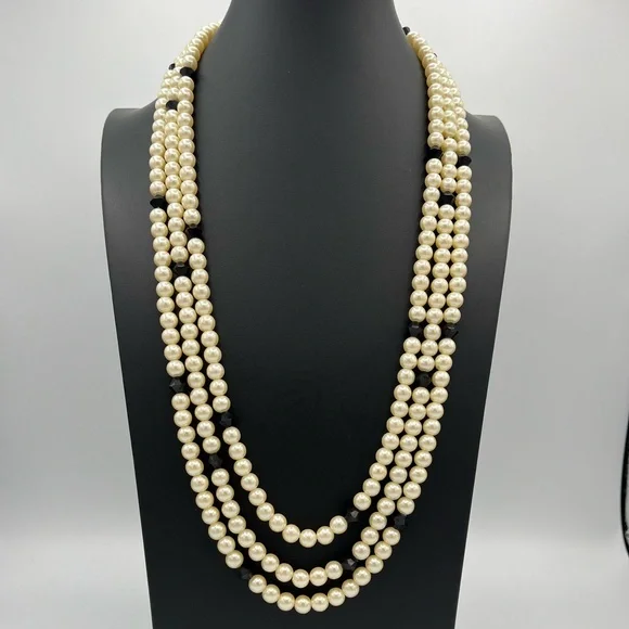Vintage Extra Long 89" Heavy Glass Faux Pearl & Black Bead Necklace - Picture 3 of 4